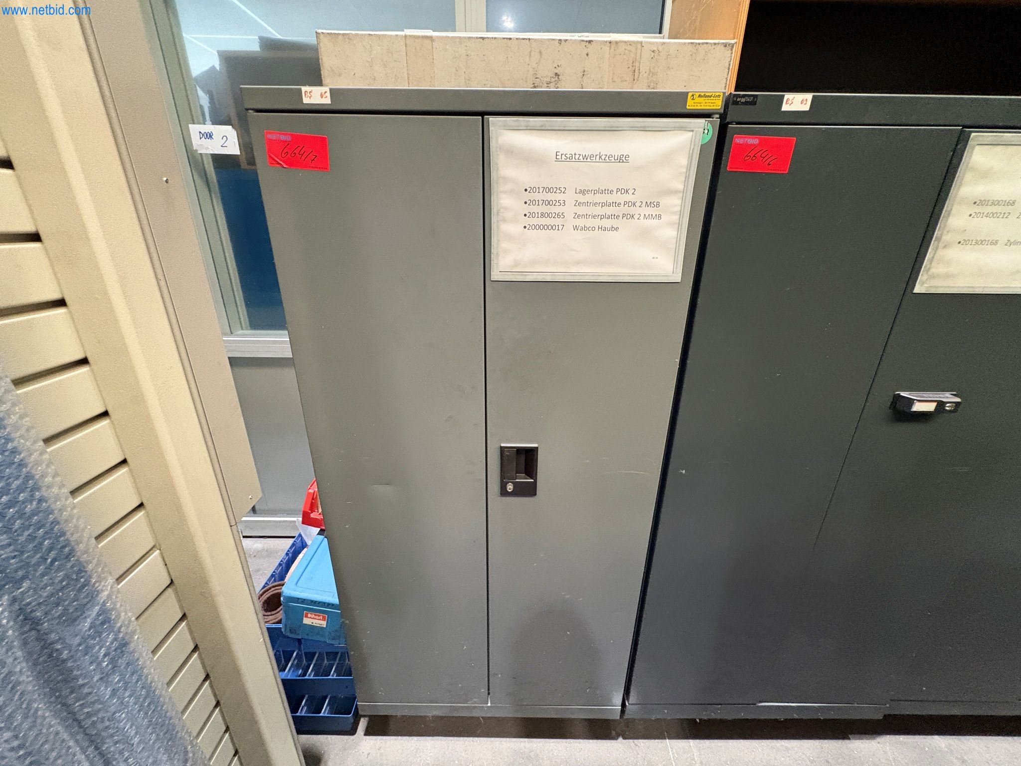 Werkzeugschrank m. Werkzeugaufnahmen